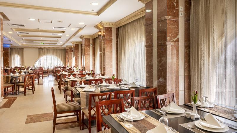 Durrat Al Eiman Hotel - Restoran
