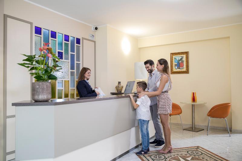 LU Hotel Maladroxia - Lobi