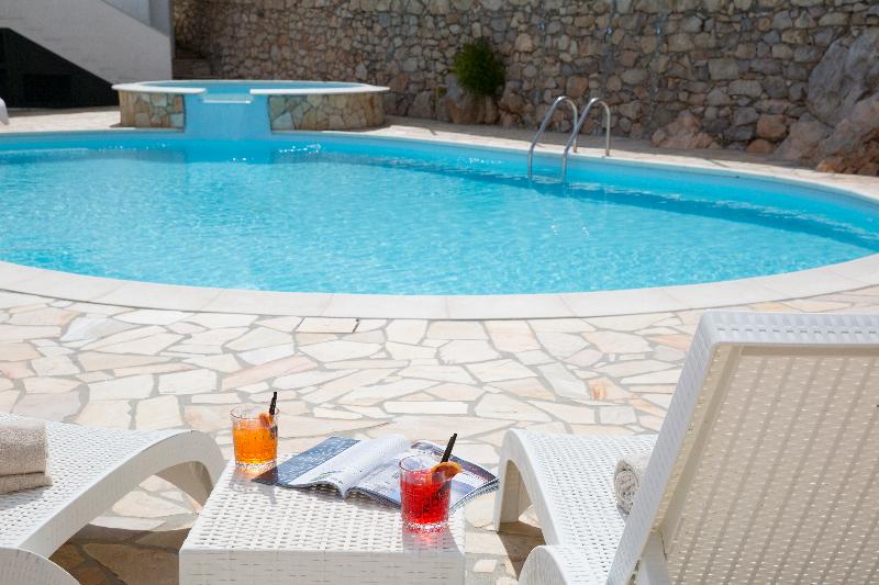 LU Hotel Maladroxia - Havuz