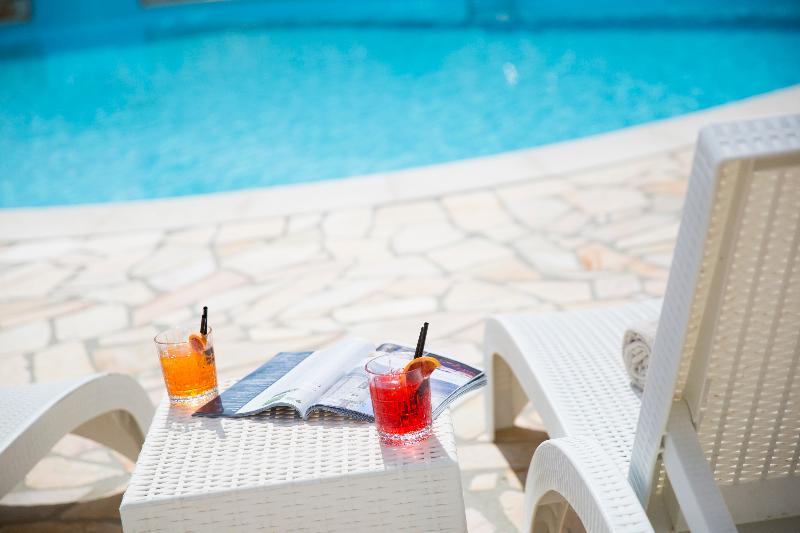 LU Hotel Maladroxia - Havuz