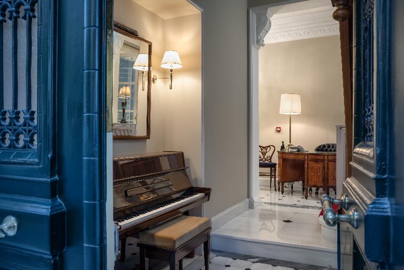 Noble Suites - Genel