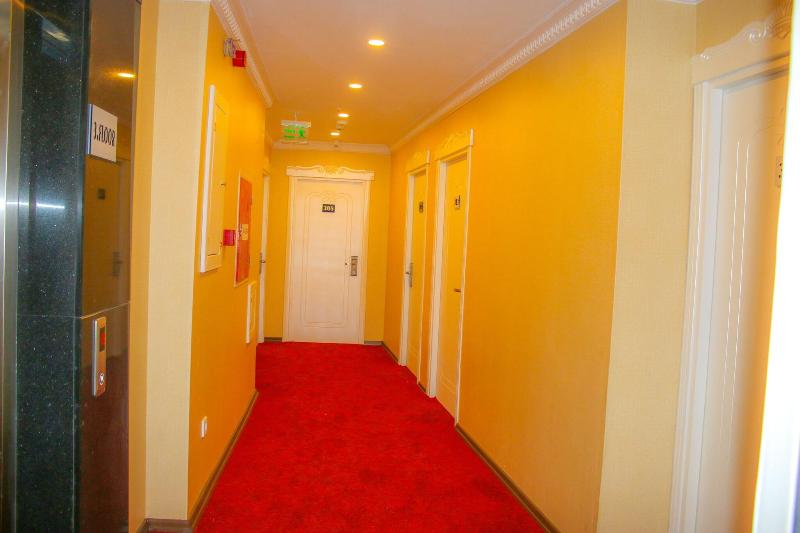 Deluxe Newport Hotel - Lobi