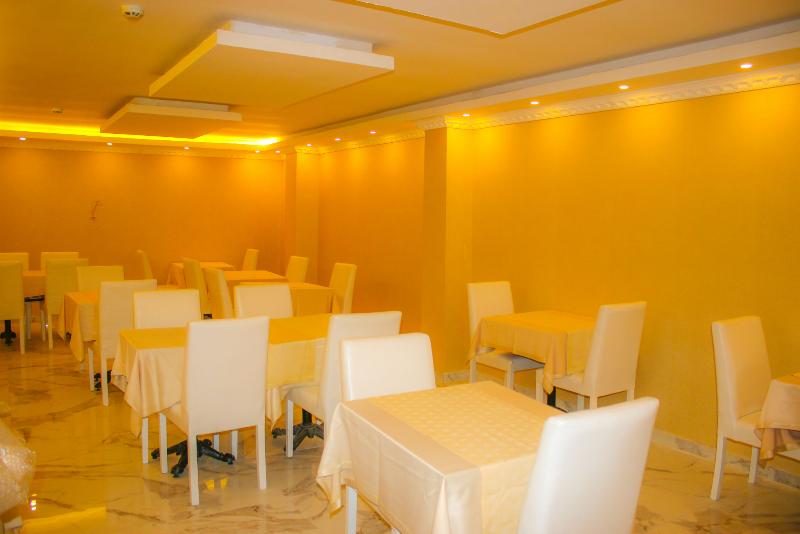 Deluxe Newport Hotel - Restoran
