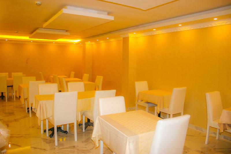 Deluxe Newport Hotel - Restoran
