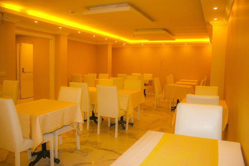 Deluxe Newport Hotel - Restoran