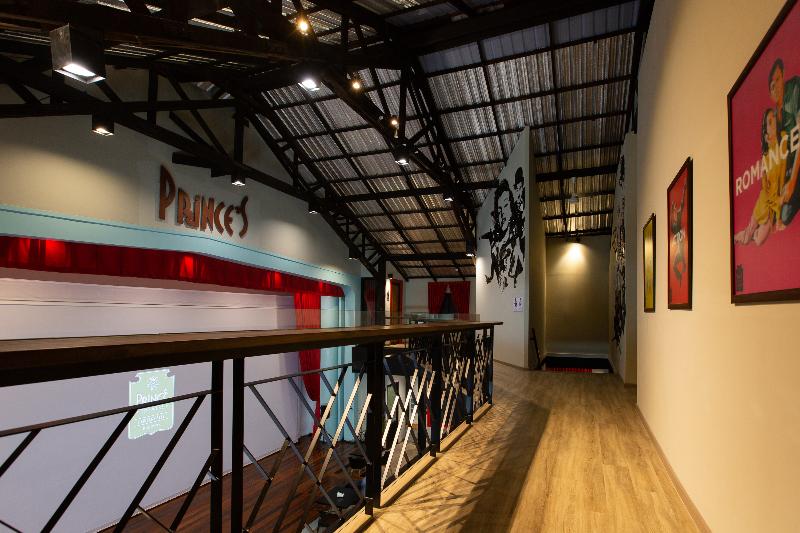 Prince Theatre Heritage Stay Hostel - Silom - Genel
