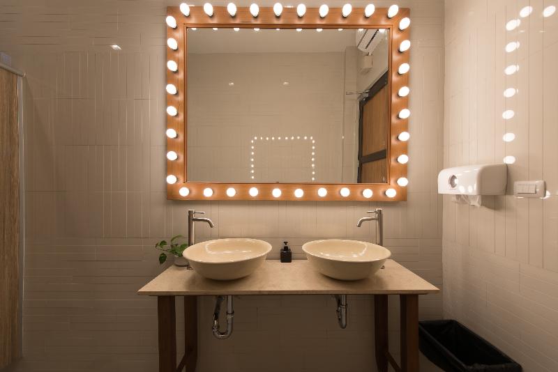Prince Theatre Heritage Stay Hostel - Silom - Genel