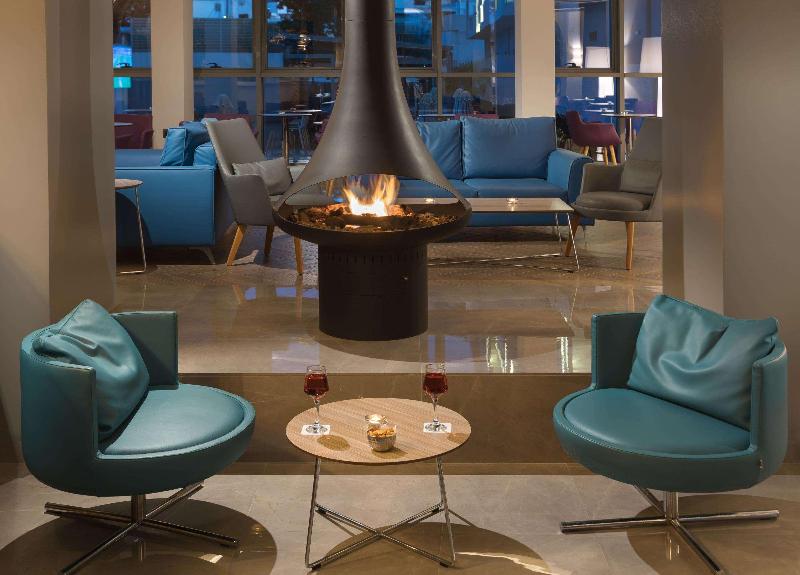 Blue Lagoon City Hotel - Lobi