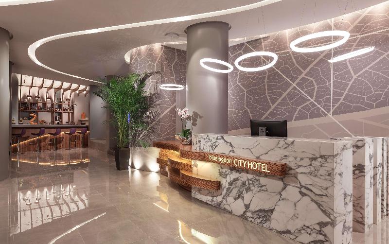 Blue Lagoon City Hotel - Lobi