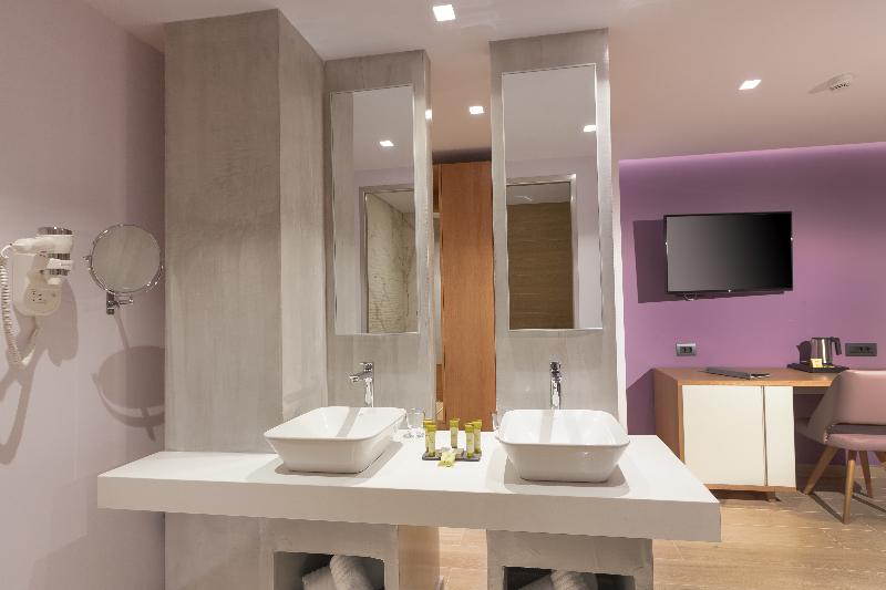 Blue Lagoon City Hotel - Oda