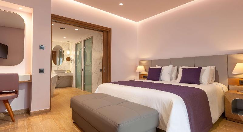 Blue Lagoon City Hotel - Oda