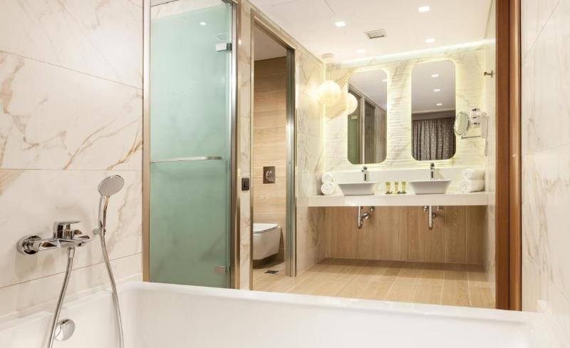 Blue Lagoon City Hotel - Oda