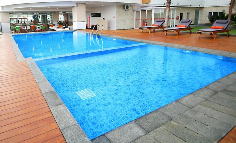 Harris Hotel Sentraland Semarang - Havuz