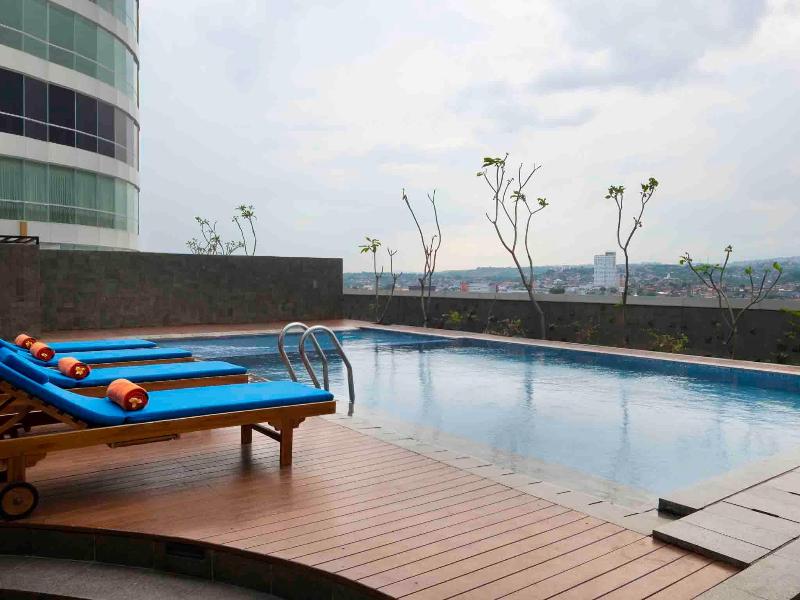 Harris Hotel Sentraland Semarang - Havuz