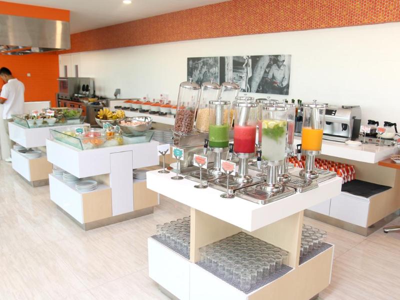 Harris Hotel Sentraland Semarang - Restoran