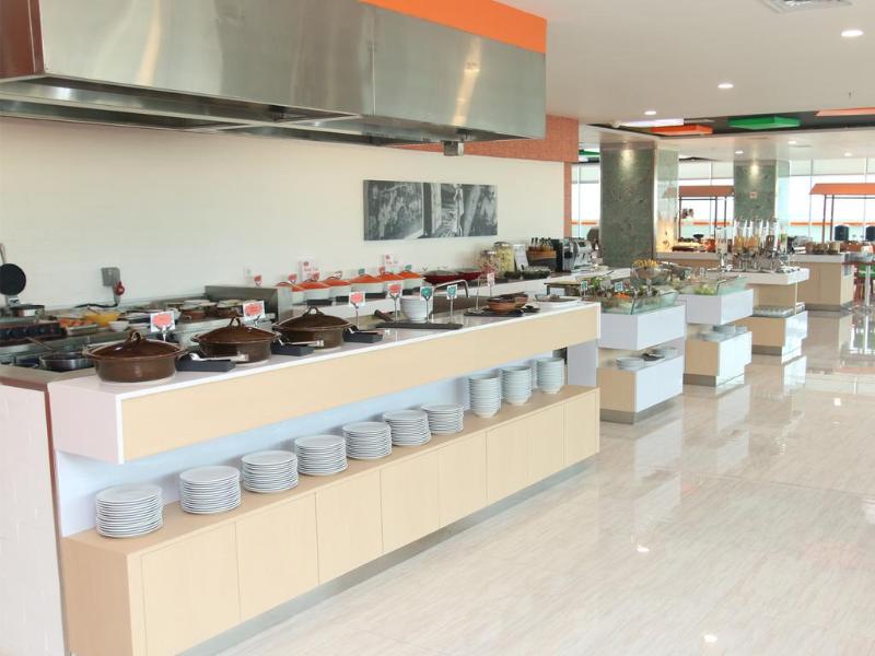 Harris Hotel Sentraland Semarang - Restoran
