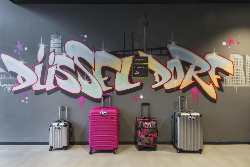Moxy Duesseldorf South - Lobi
