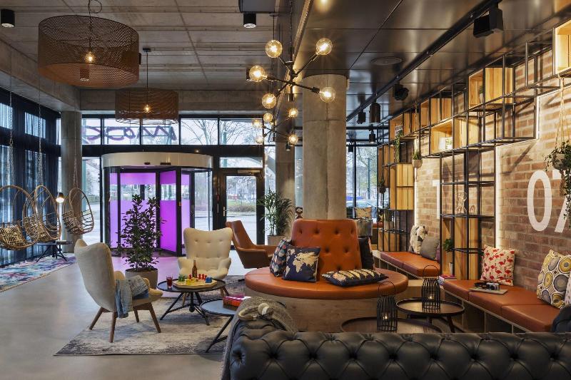 Moxy Duesseldorf South - Lobi