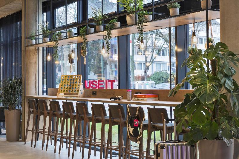 Moxy Duesseldorf South - Lobi