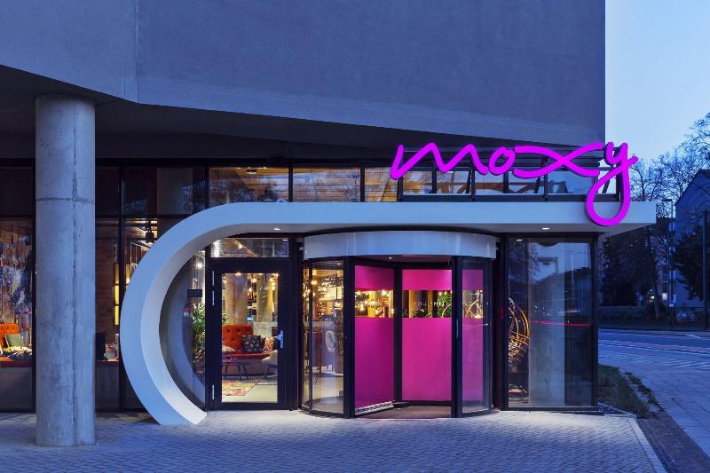 Moxy Duesseldorf South - Genel