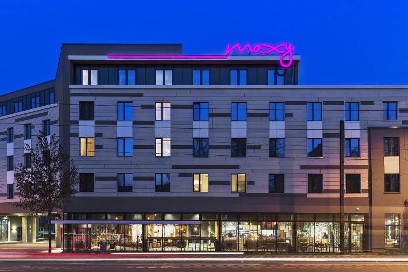 Moxy Duesseldorf South - Genel