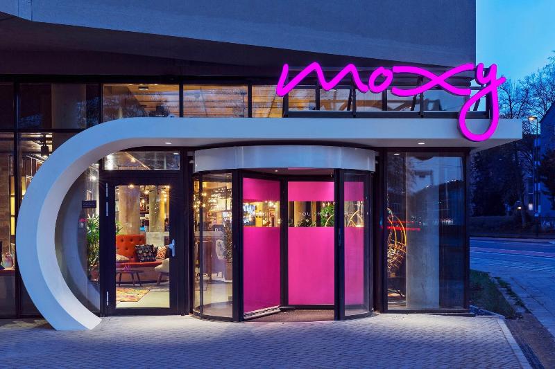 Moxy Duesseldorf South - Genel