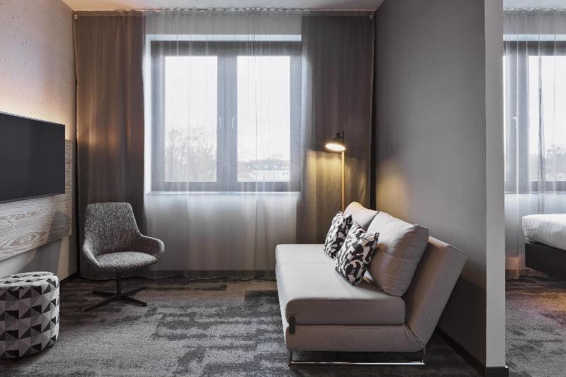 Moxy Duesseldorf South - Oda