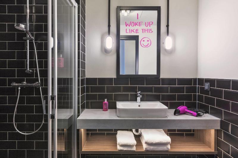 Moxy Duesseldorf South - Oda