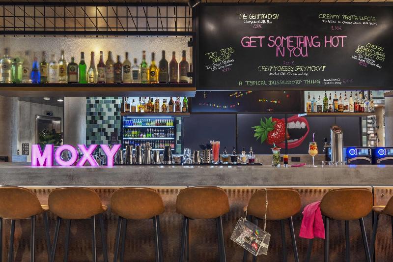 Moxy Duesseldorf South - Restoran