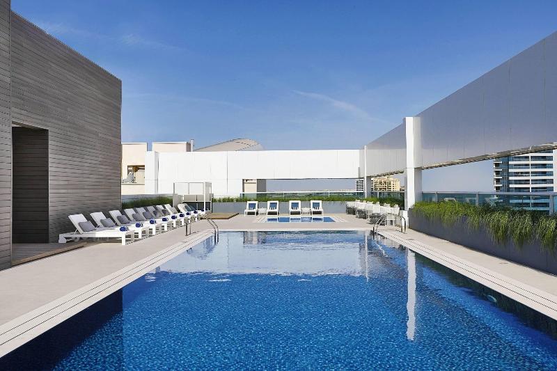 Courtyard Al Barsha, Dubai - Havuz