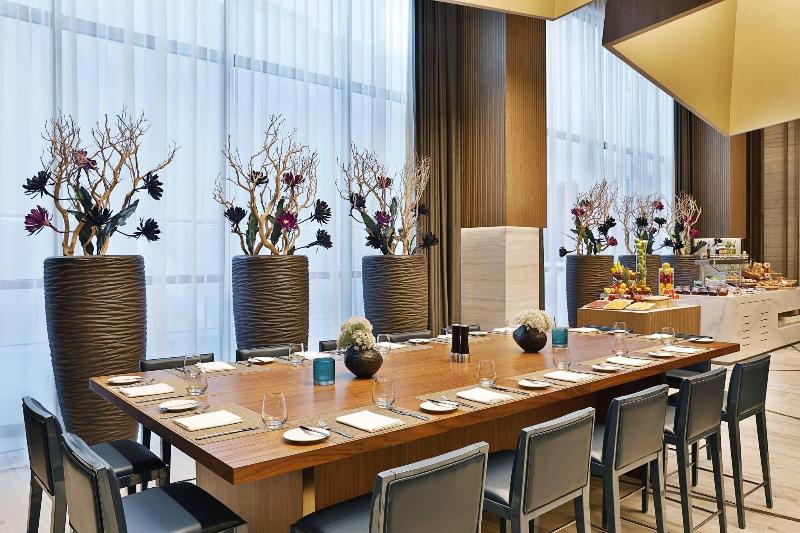 Courtyard Al Barsha, Dubai - Restoran