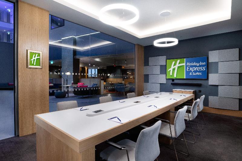 Holiday Inn Express London Heathrow T4 - Toplantı