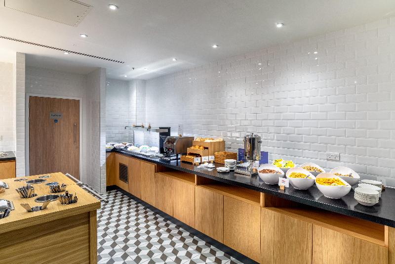 Holiday Inn Express London Heathrow T4 - Restoran