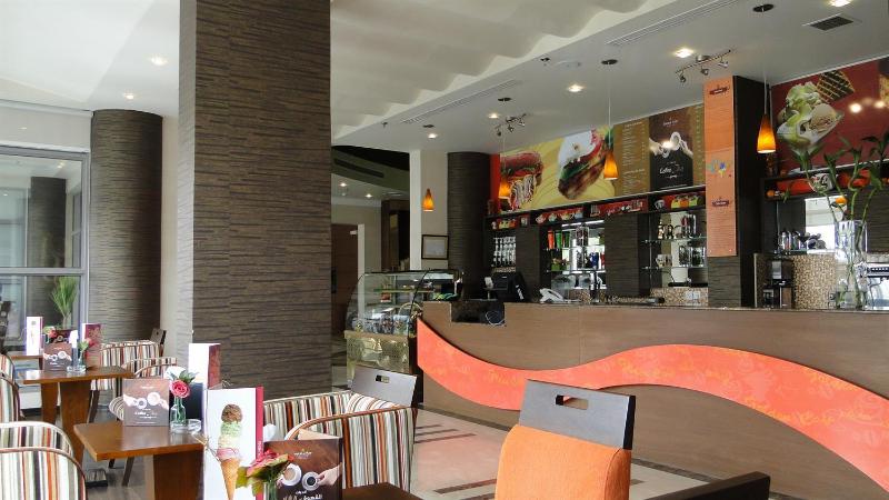 Golden Tulip Hotel Buraidah Al Qassim - Bar
