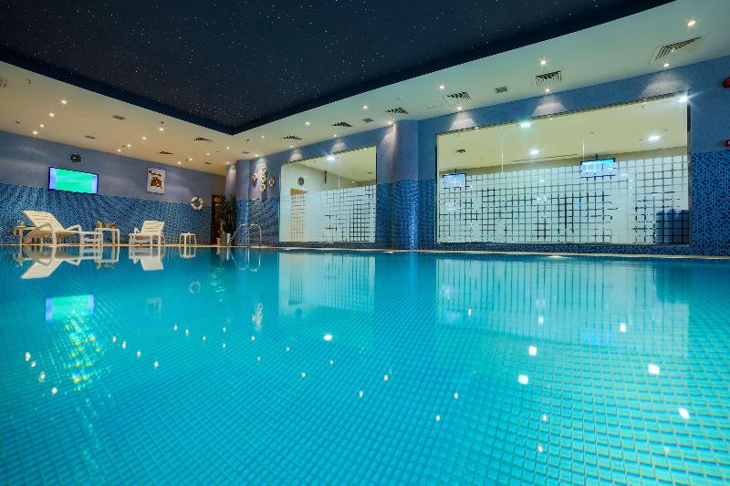 Golden Tulip Hotel Buraidah Al Qassim - Havuz