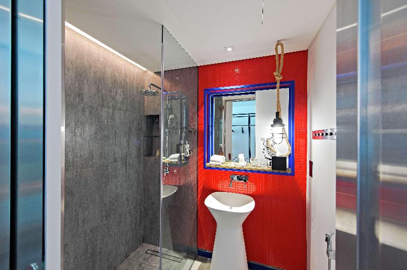 Hampton by Hilton Dubai Al Seef - Oda
