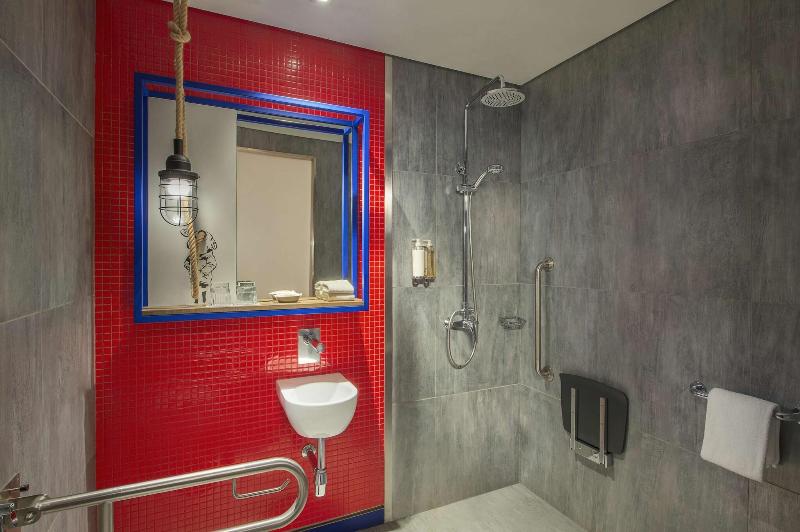 Hampton by Hilton Dubai Al Seef - Oda