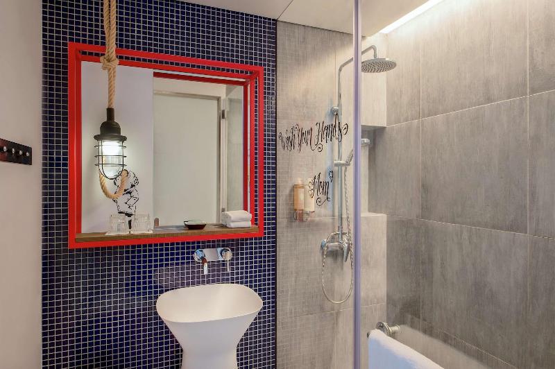 Hampton by Hilton Dubai Al Seef - Oda
