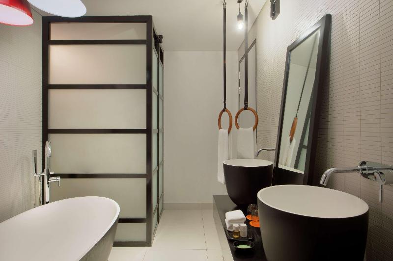 Canopy by Hilton Dubai Al Seef - Oda
