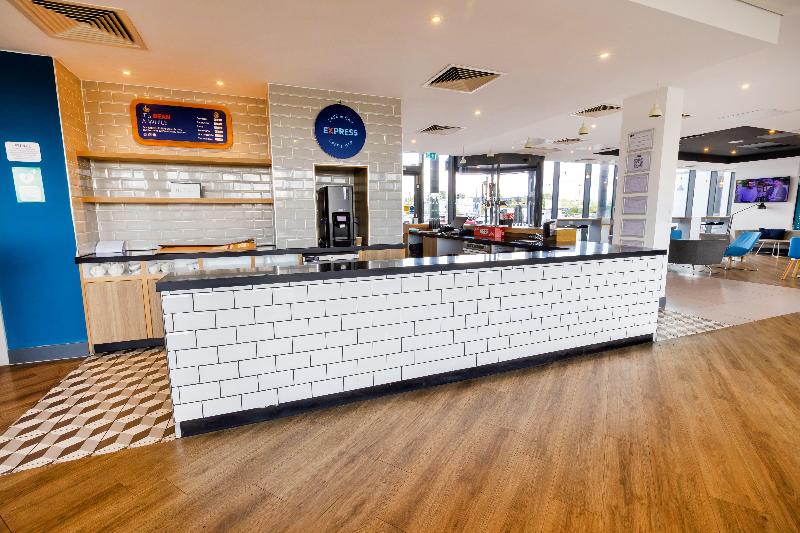 Holiday Inn Express Manchester - Trafford City - Bar