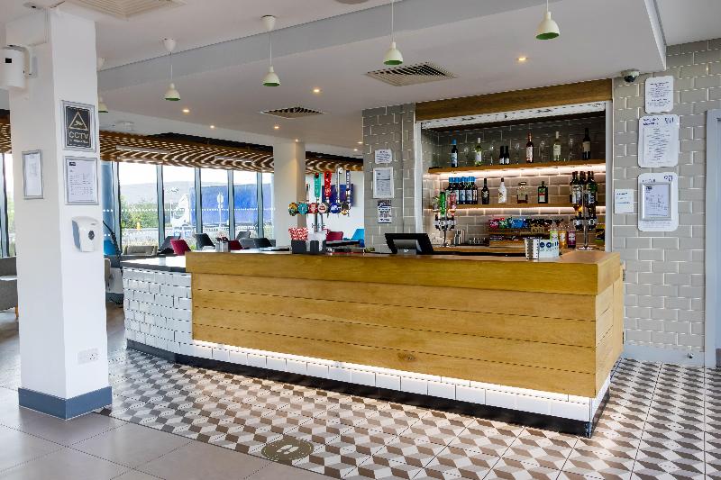 Holiday Inn Express Manchester - Trafford City - Bar