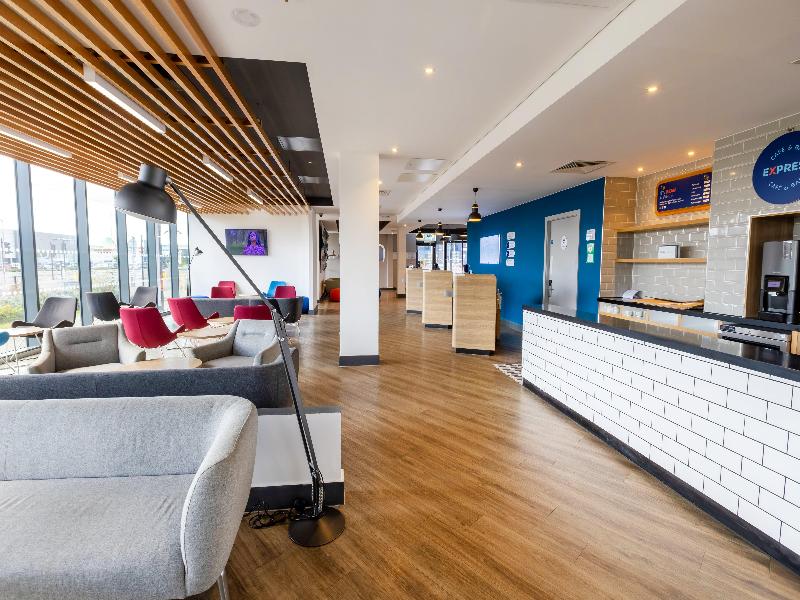 Holiday Inn Express Manchester - Trafford City - Lobi