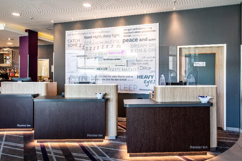 Premier Inn Köln City Süd - Lobi