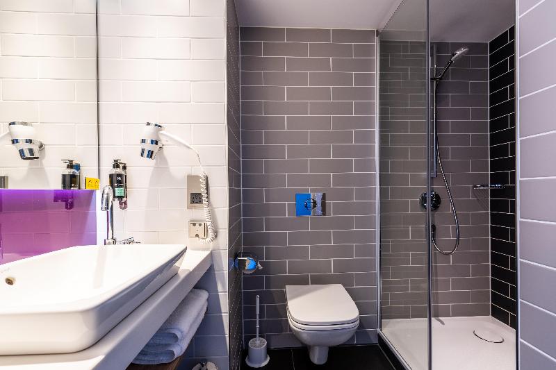 Premier Inn Köln City Süd - Oda