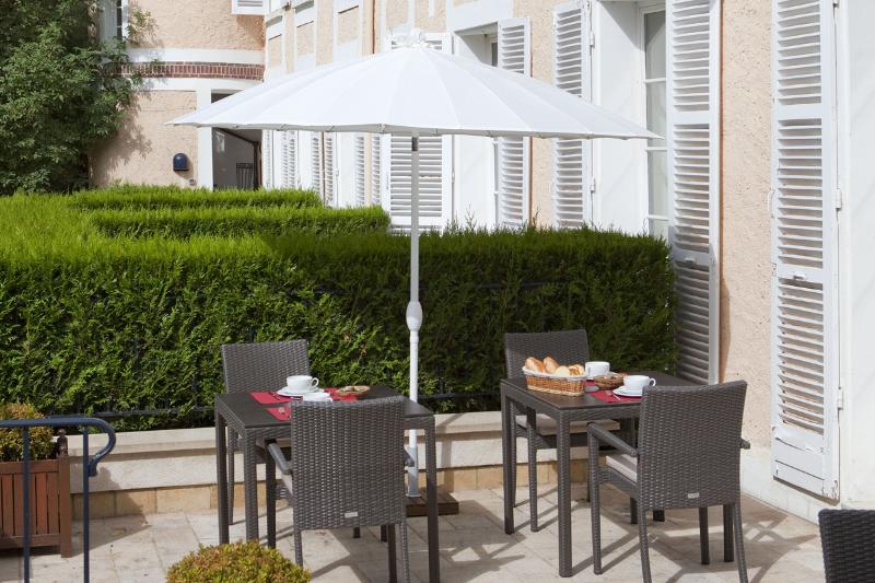 Hôtel Saint-Laurent, The Originals Relais - Teras