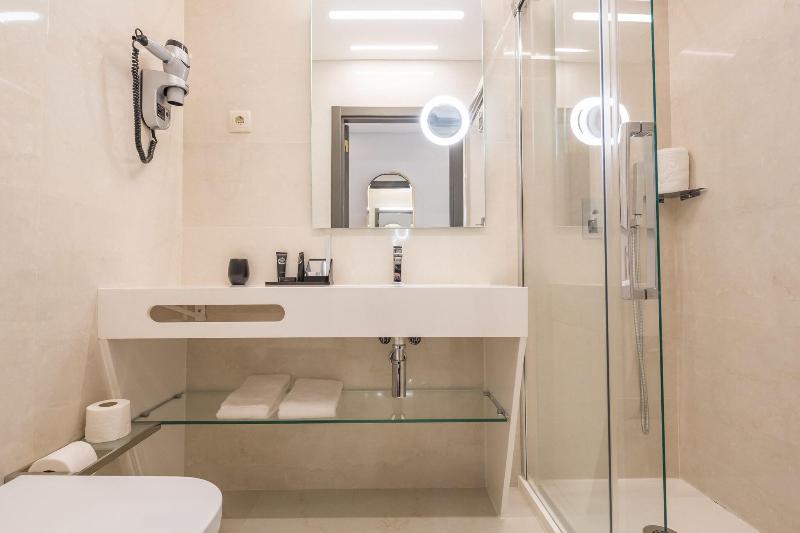 Meraprime Gold Design Hotel - Oda