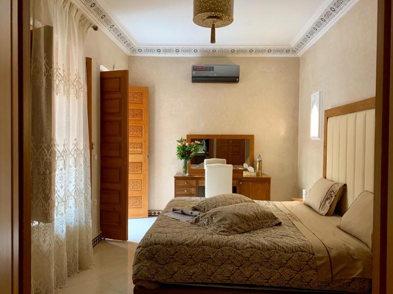 Riad Miral - Oda