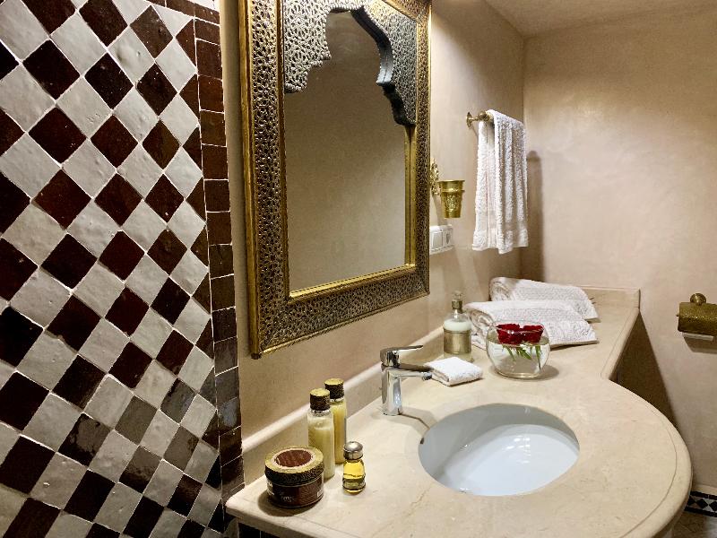 Riad Miral - Oda