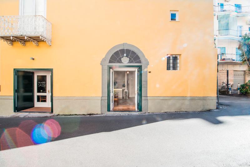 Palazzo Sassi - Genel