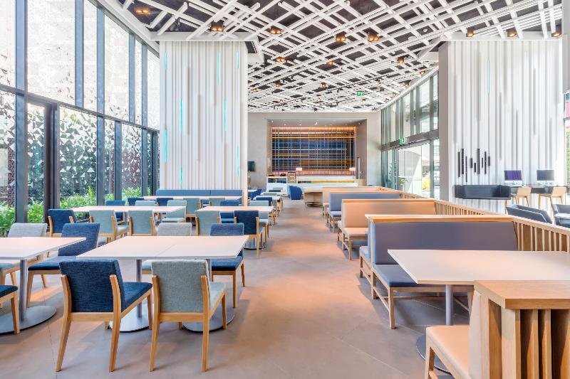 Holiday Inn Express Bangkok Soi Soonvijai - Genel